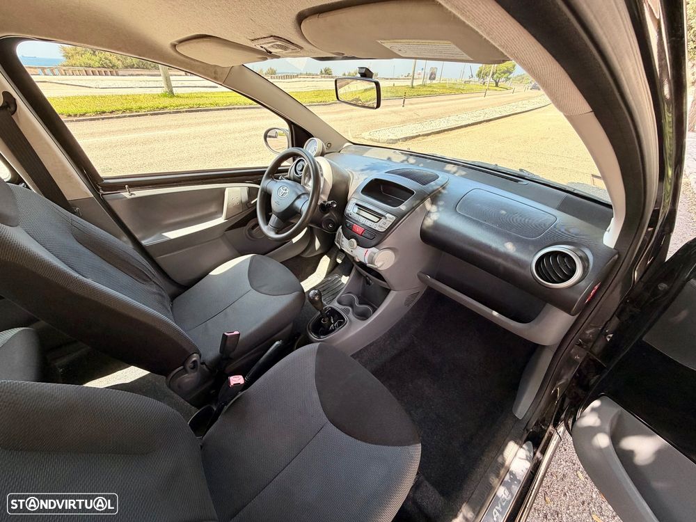 Toyota Aygo 1.0 + Sport Pack MMT - 7