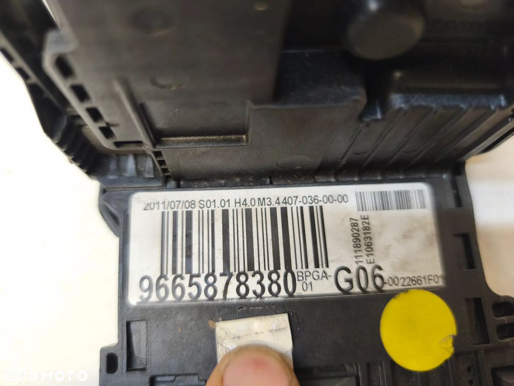 MODUŁ AKUMULATORA NAPIĘCIA KLEMA BEZPIECZNIKI  9665878380 CITROEN PEUGEOT 508 C4 DS4 - 4