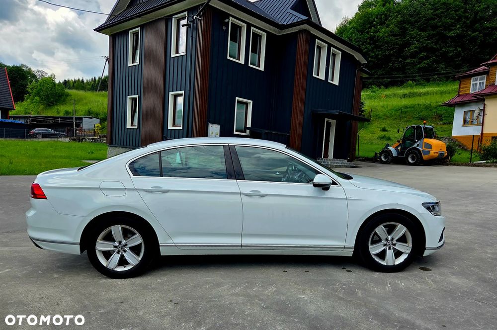 Volkswagen Passat 2.0 TDI SCR Highline DSG - 4