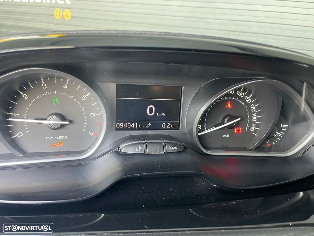 Peugeot 208 1.2 PureTech Allure - 14