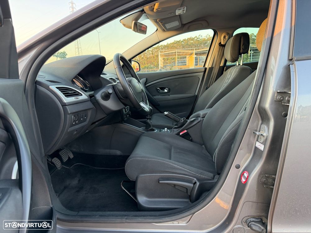 Renault Mégane 1.5 dCi Dynamique SS - 12