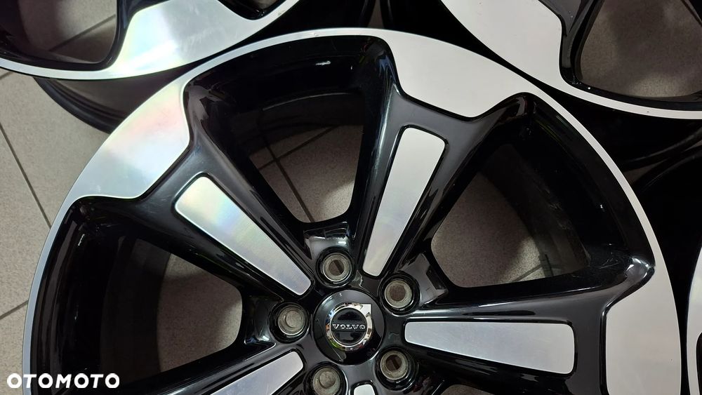 Felgi Aluminiowe 20 Volvo XC 40 5x108 ET 50.5 - 4