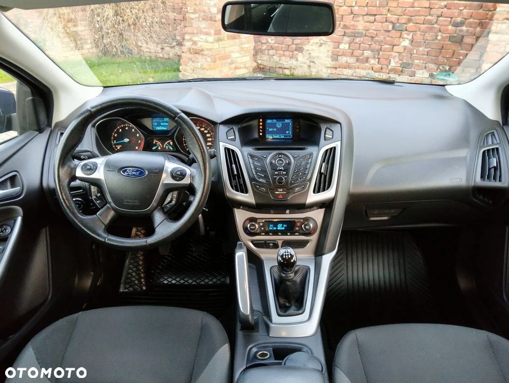 Ford Focus 1.6 Trend - 17