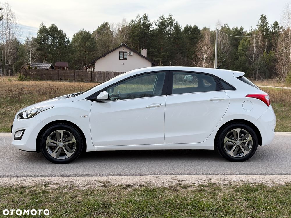 Hyundai i30 blue 1.4 Style - 8