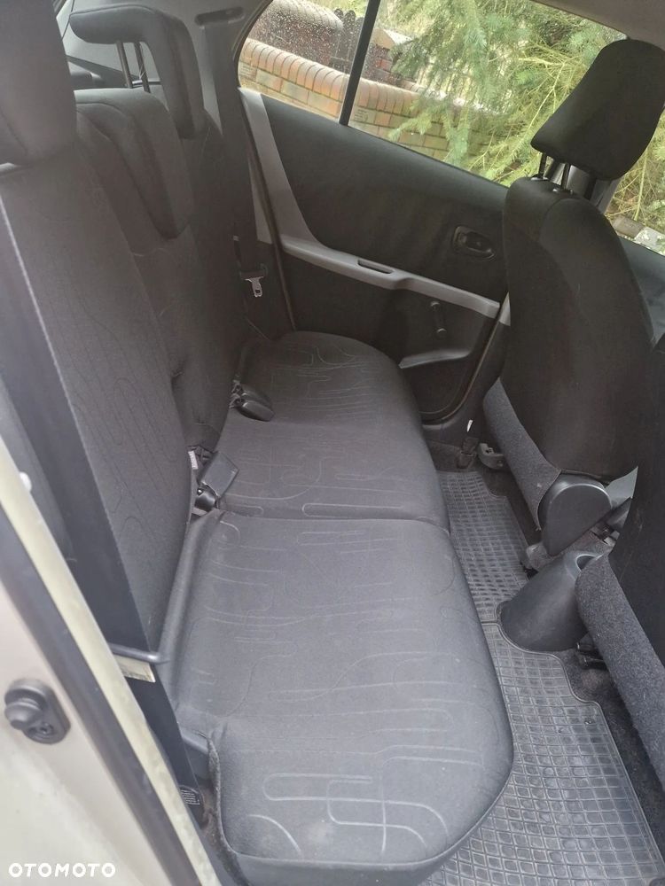 Toyota Yaris 1.33 Luna - 5