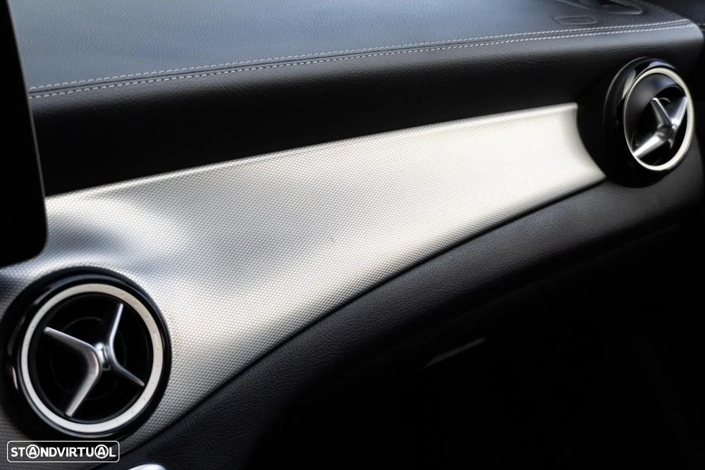 Mercedes-Benz CLA 180 d Shooting Brake AMG Line - 25