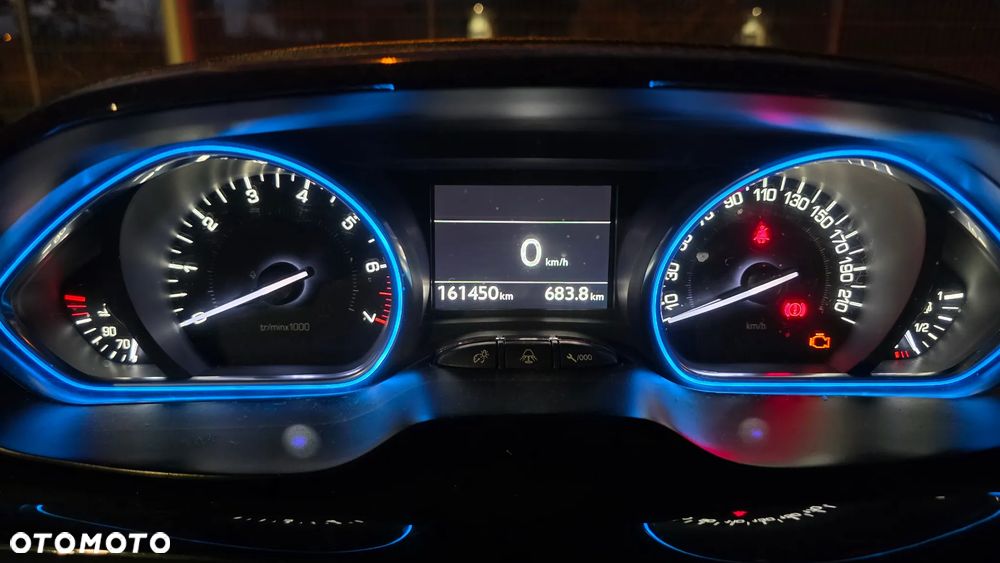 Peugeot 2008 1.2 Pure Tech GPF Allure S&S - 14