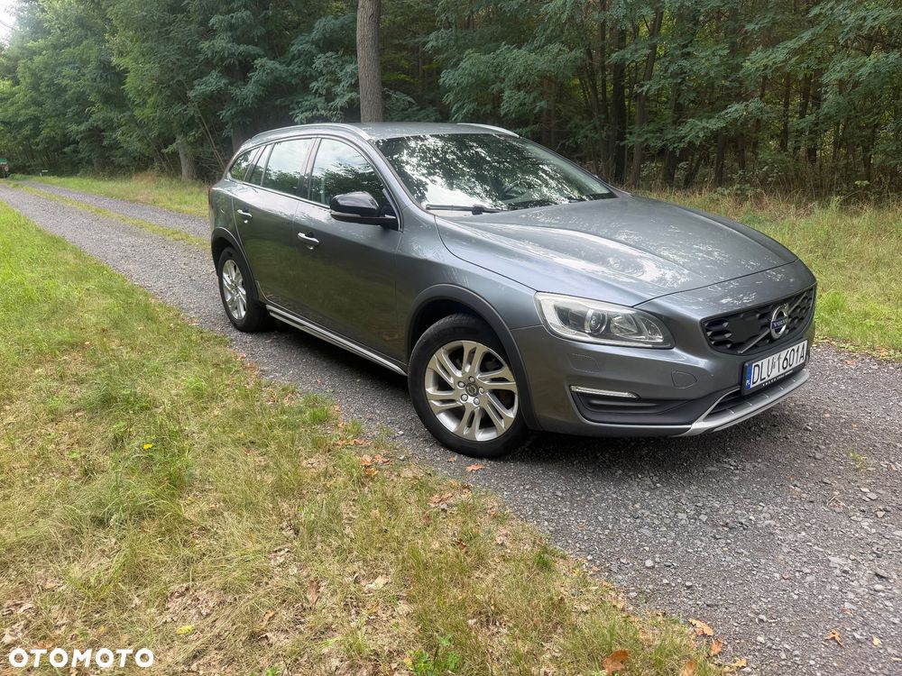 Volvo V60 Cross Country D3 Drive-E Momentum - 3