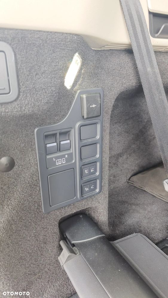 Land Rover Discovery 3.0 D250 mHEV S - 19