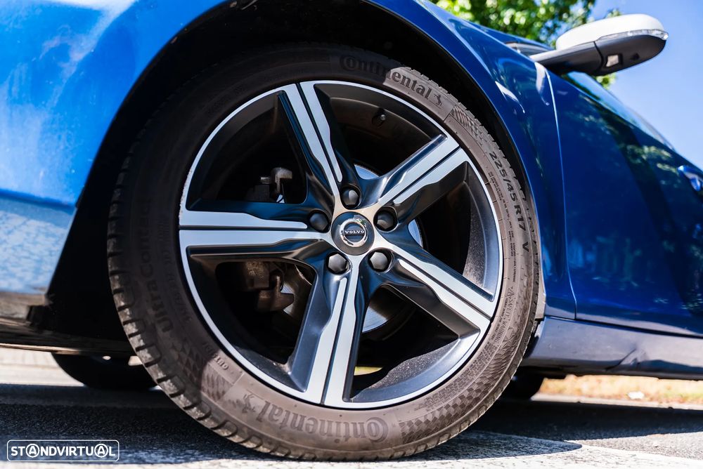 Volvo V40 2.0 D2 R-Design - 11