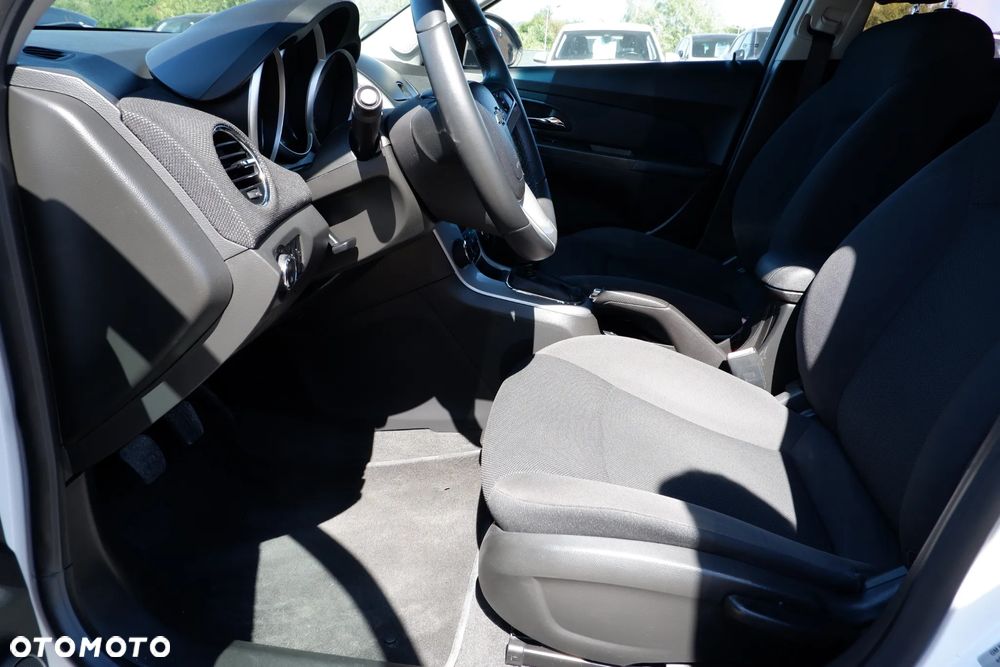 Chevrolet Cruze 1.7TD LT+ - 25