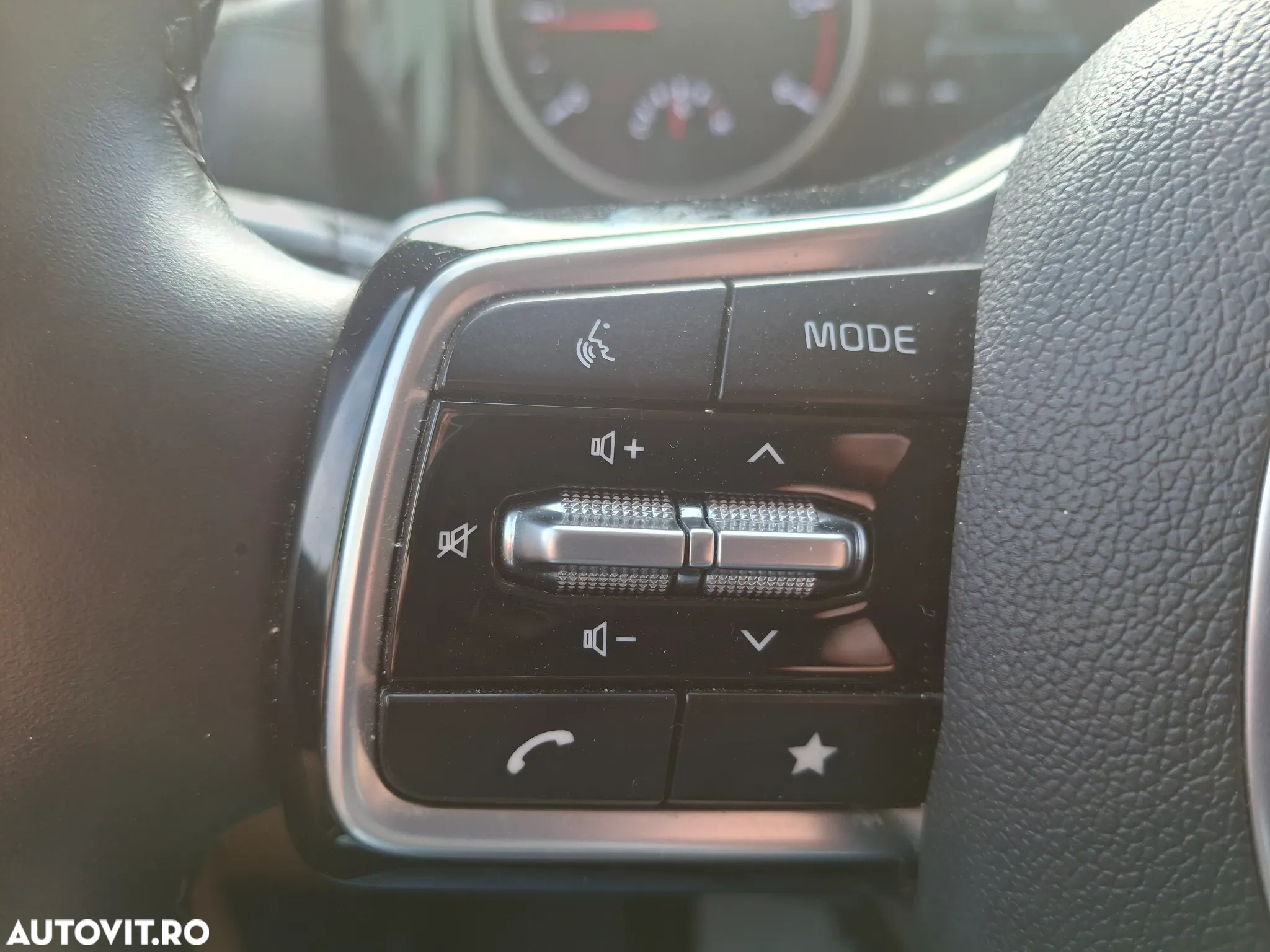Kia Carnival - 22