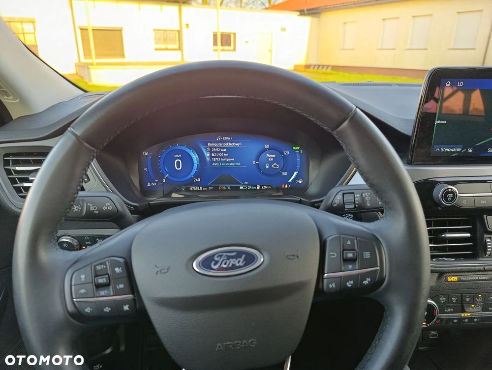Ford Kuga - 32