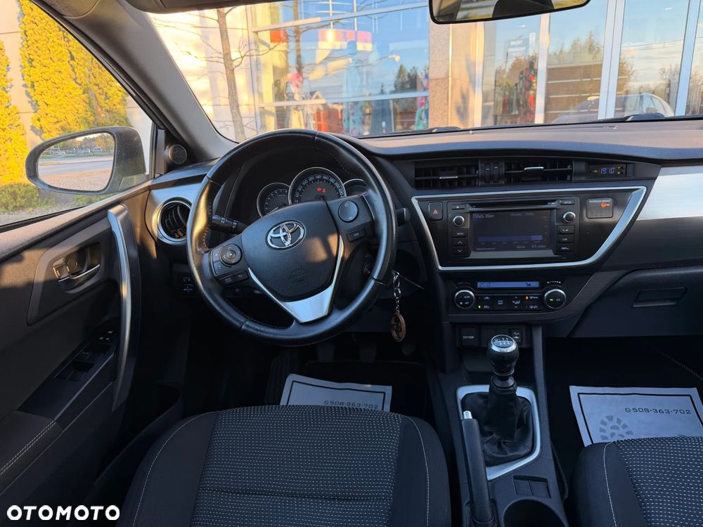 Toyota Auris 1.6 Executive - 12