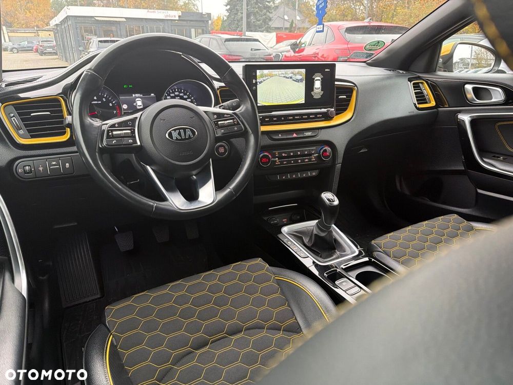 Kia XCeed 1.5 T-GDI MHEV L Business Line DCT - 17