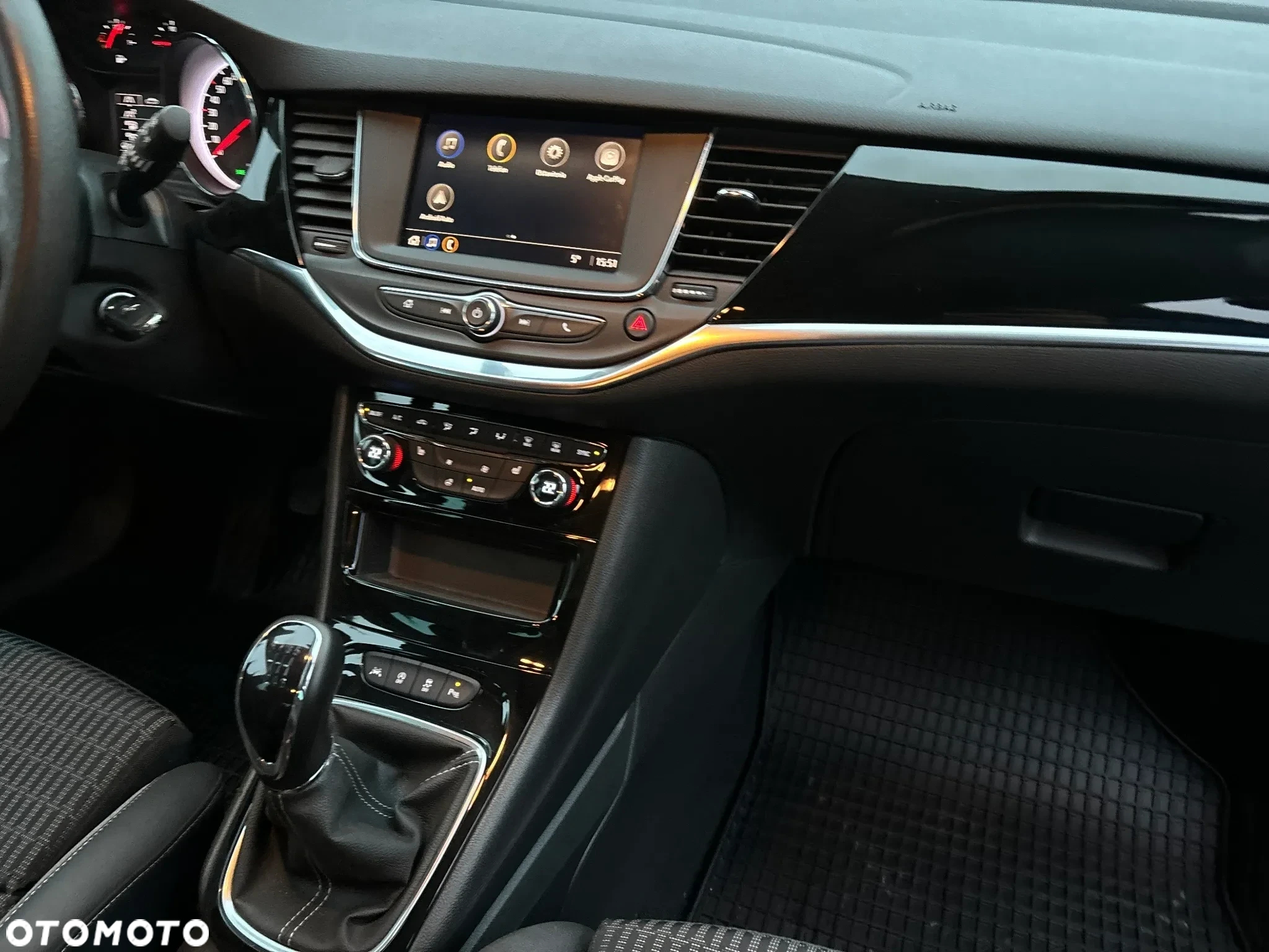 Opel Astra 1.2 Turbo Elegance - 27