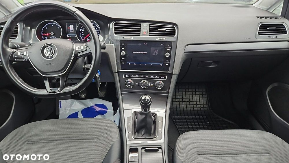 Volkswagen Golf - 13