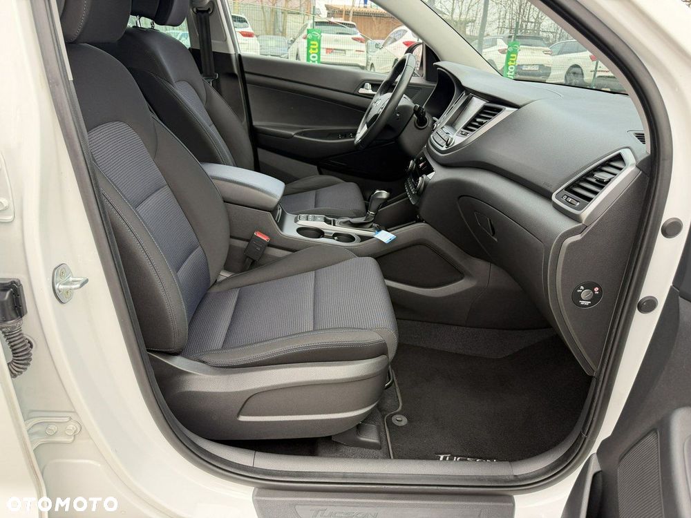 Hyundai Tucson blue 1.7 CRDi 2WD DCT Premium - 37