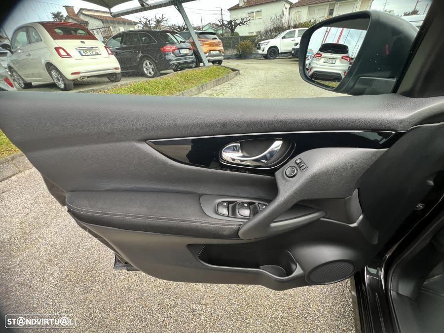 Nissan Qashqai 1.5 dCi N-Connecta - 18