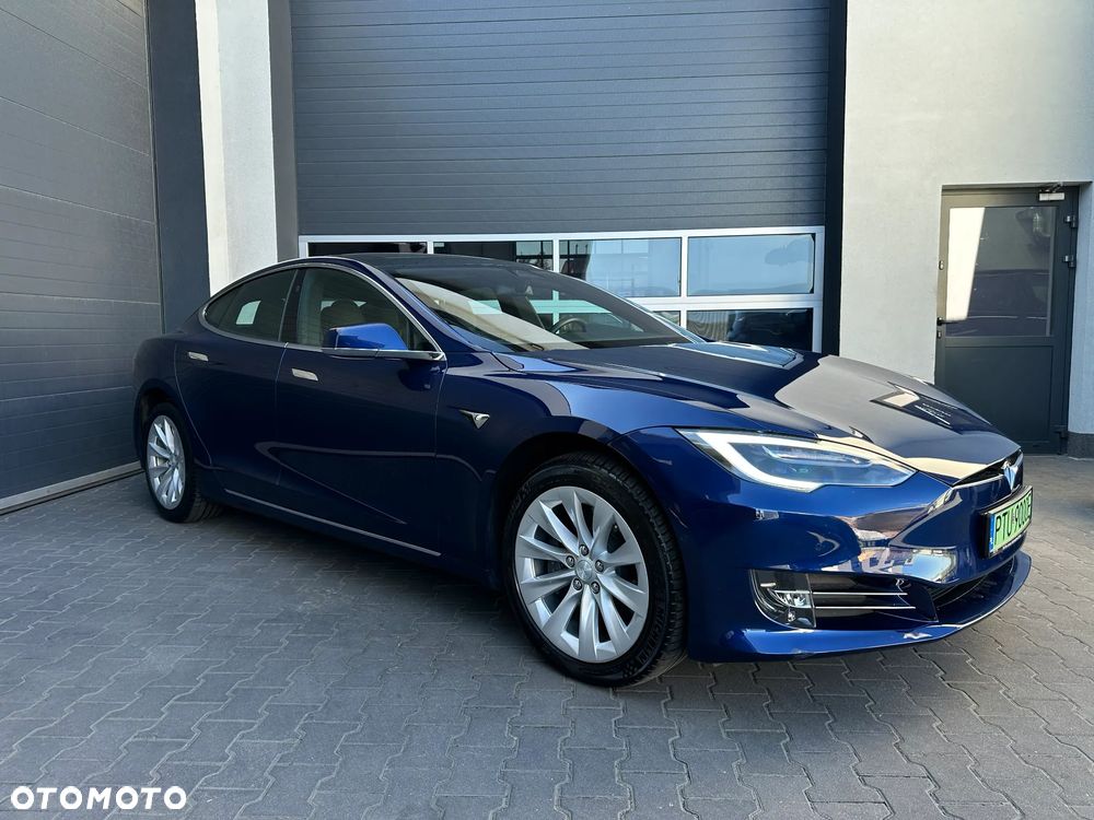 Tesla Model S - 17