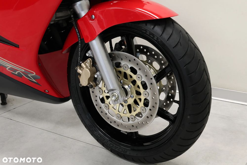 Honda VFR - 26