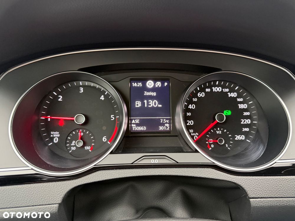 Volkswagen Passat 2.0 TDI EVO Business DSG - 28