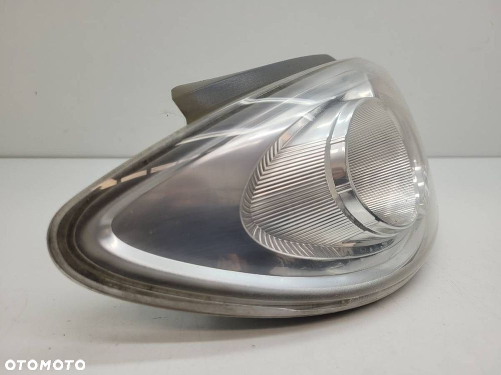 LAMPA TYŁ LEWA MAZDA 2 DY BIAŁA EUROPA 6M7113405AF - 2