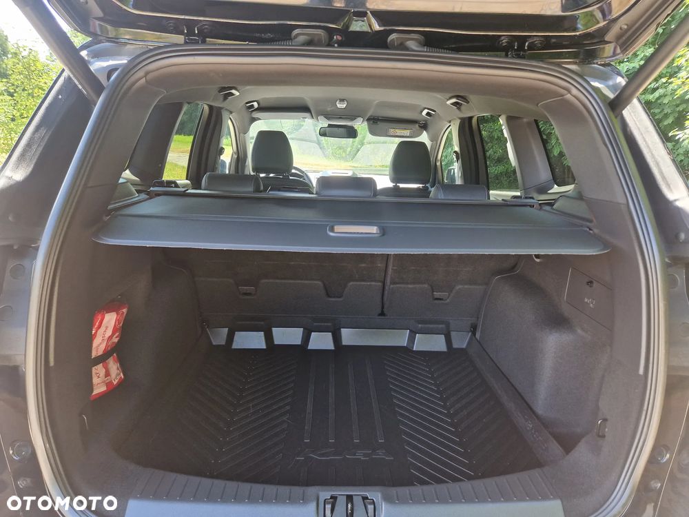 Ford Kuga 2.0 TDCi 4x4 ST-Line - 36