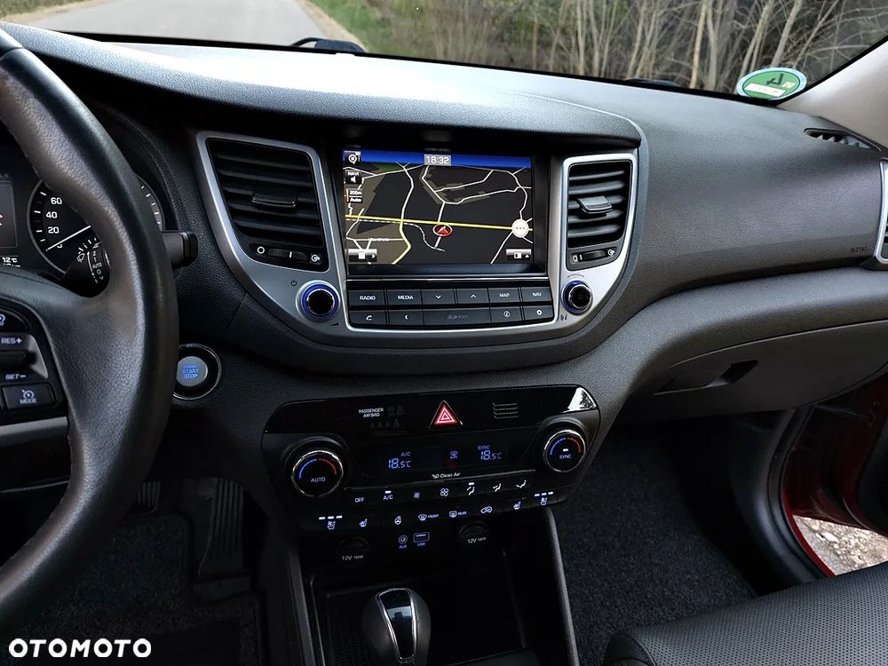 Hyundai Tucson 2.0 CRDI 4WD Automatik Premium - 32