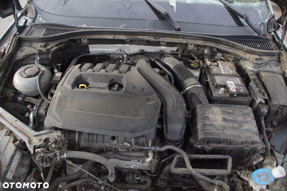 Auto na części - Skoda Superb III Lift 1.5 TSI 150 KM DPCA UEU LF7M 2021R Silnik Skrzynia Drzwi Szyba Lampa Klamka Deska Kokpit Sterownik Moduł Licznik Wyświetlacz Kierownica - 16