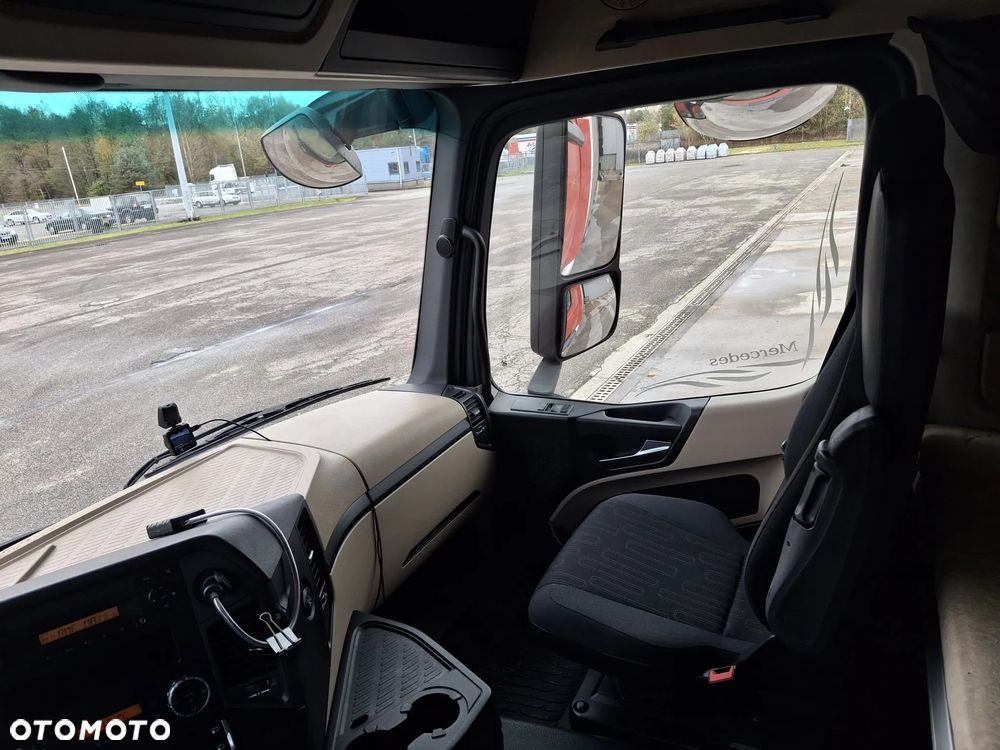 Mercedes-Benz Actros MP4 - 14