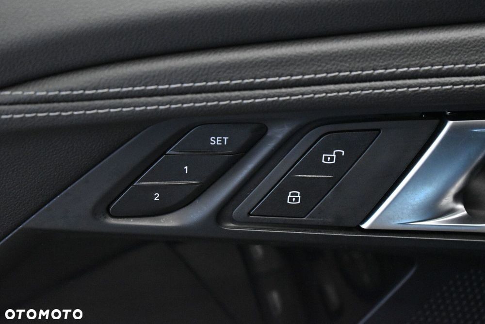 BMW Seria 2 220i M Sport - 9