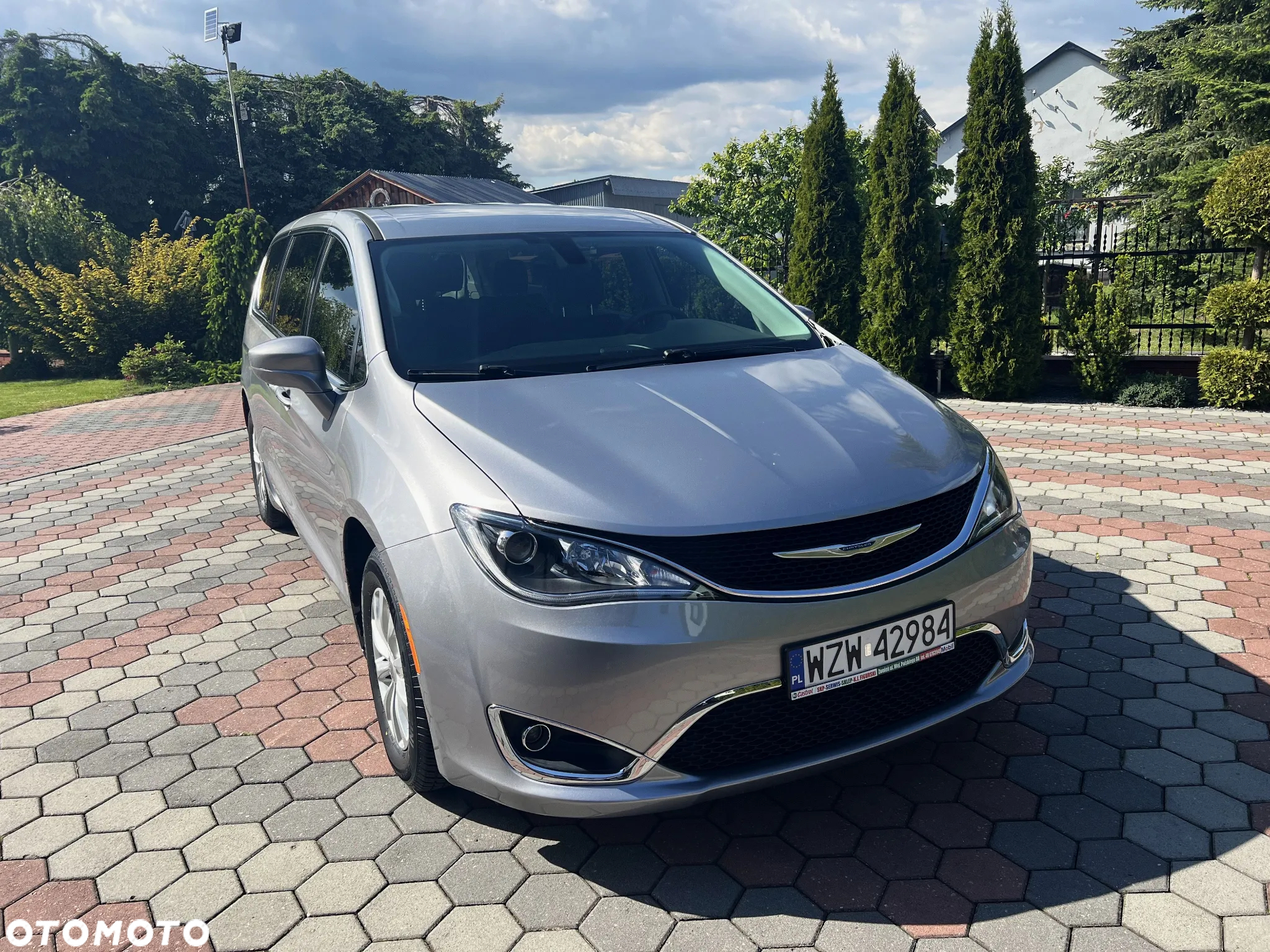 Chrysler Pacifica - 8