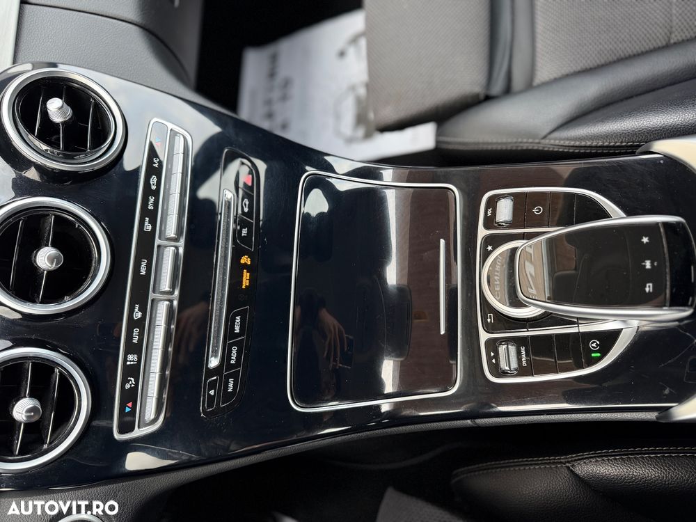 Mercedes-Benz C 220 d 4Matic T 9G-TRONIC Avantgarde - 22