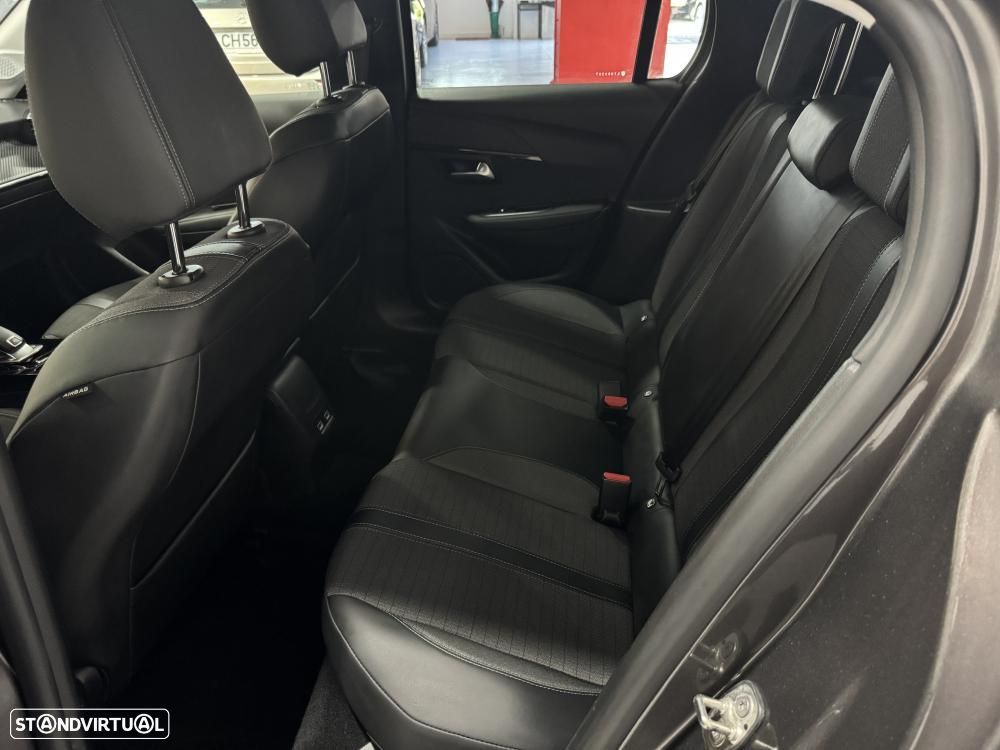 Peugeot 208 1.2 PureTech Allure EAT8 - 42