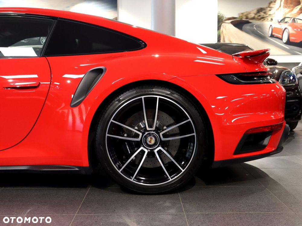 Porsche 911 Carrera Turbo S - 12