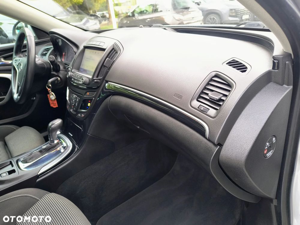 Opel Insignia 1.6 T Cosmo - 16