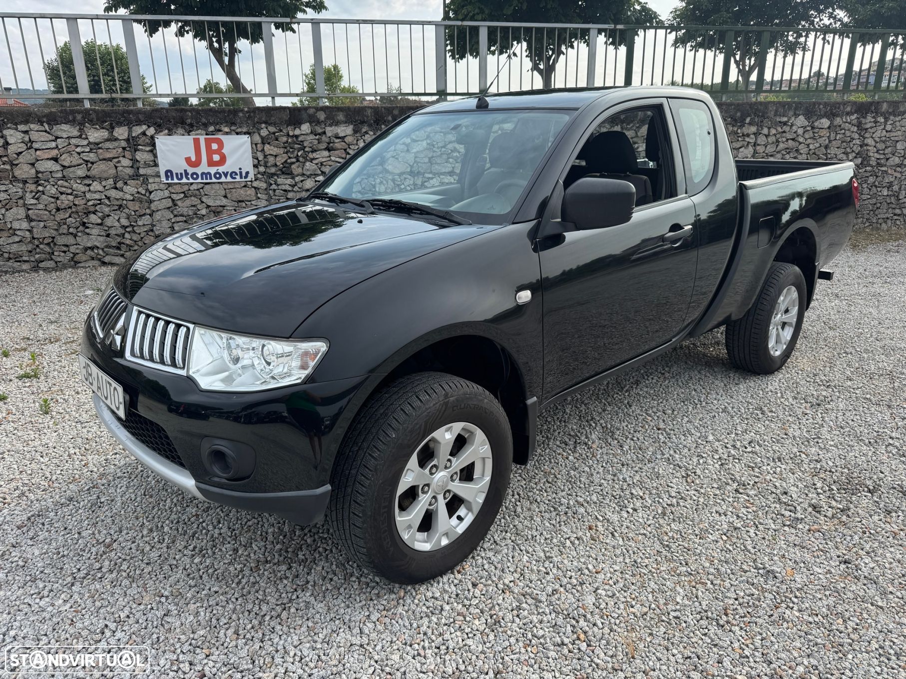 Mitsubishi L200 2.5 DI-D Club Intense 4WD - 1