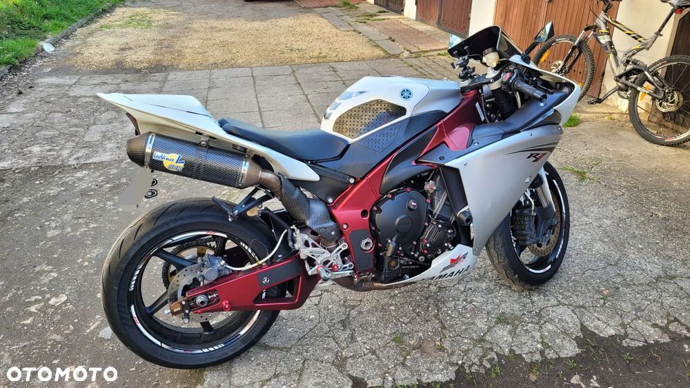 Yamaha R1 - 5