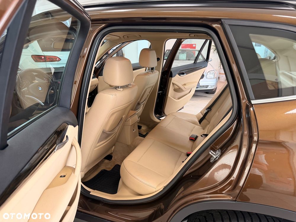BMW X1 xDrive18d Sport Line - 25