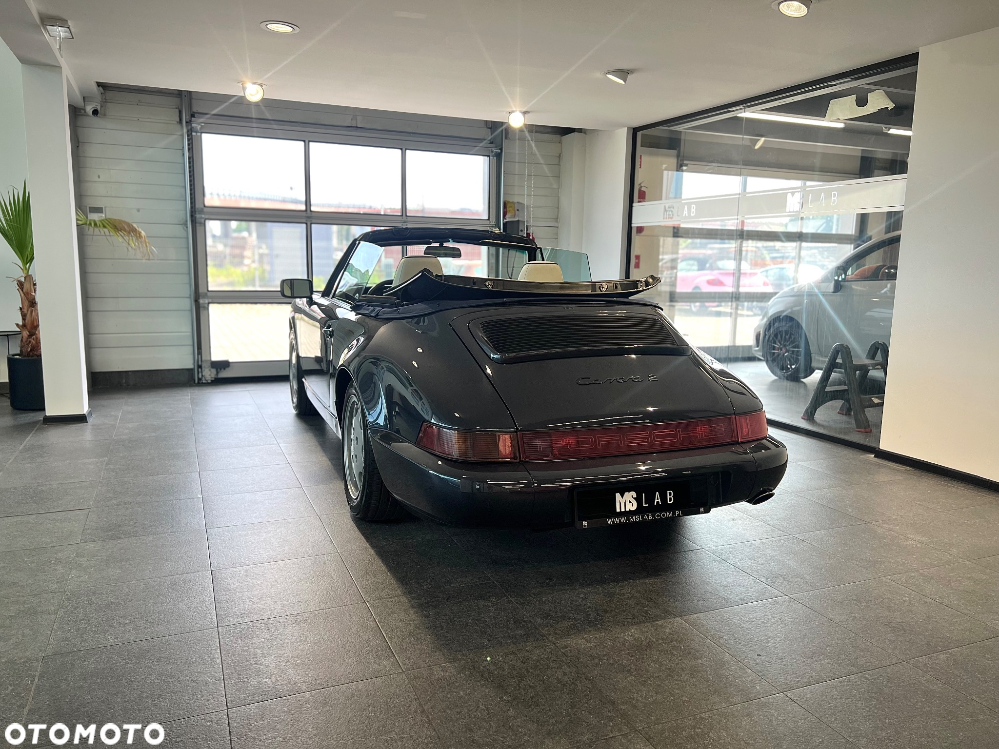 Porsche 911 Carrera 2 Cabriolet - 4