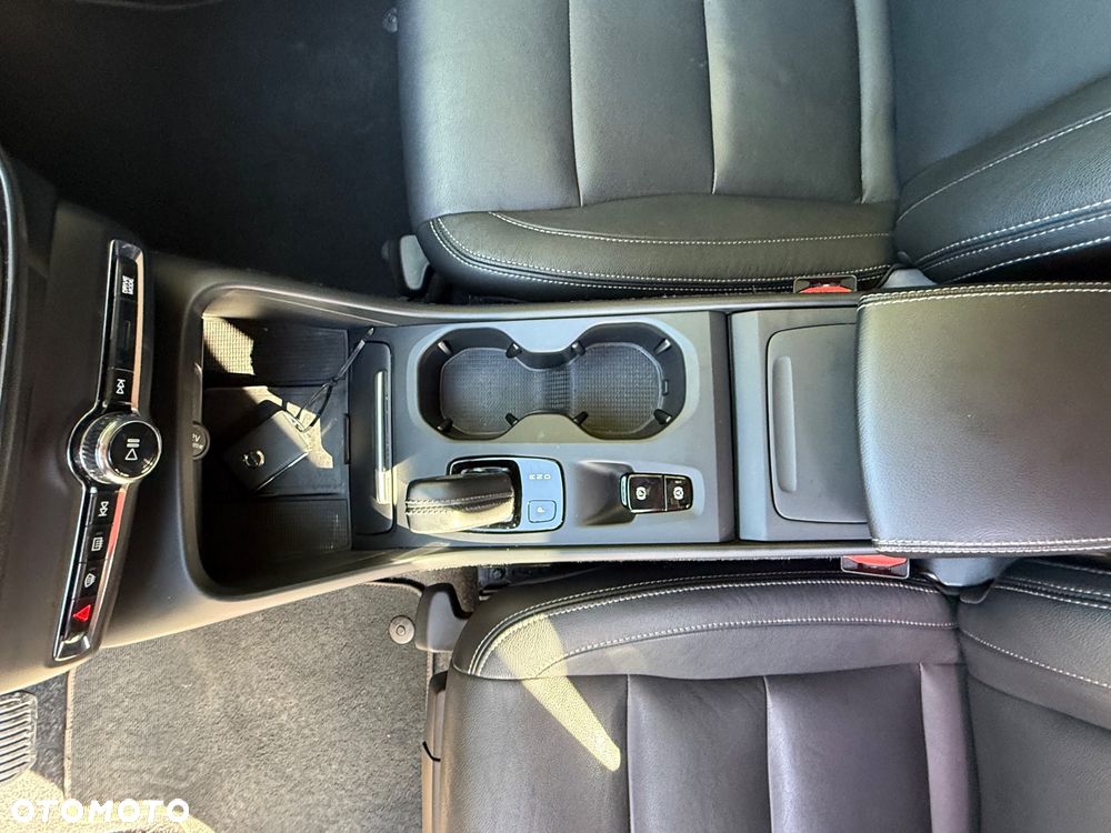 Volvo XC 40 - 22