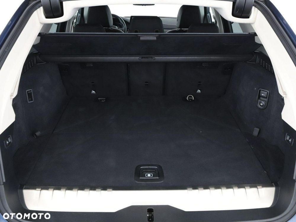 BMW Seria 5 520e Luxury Line - 22