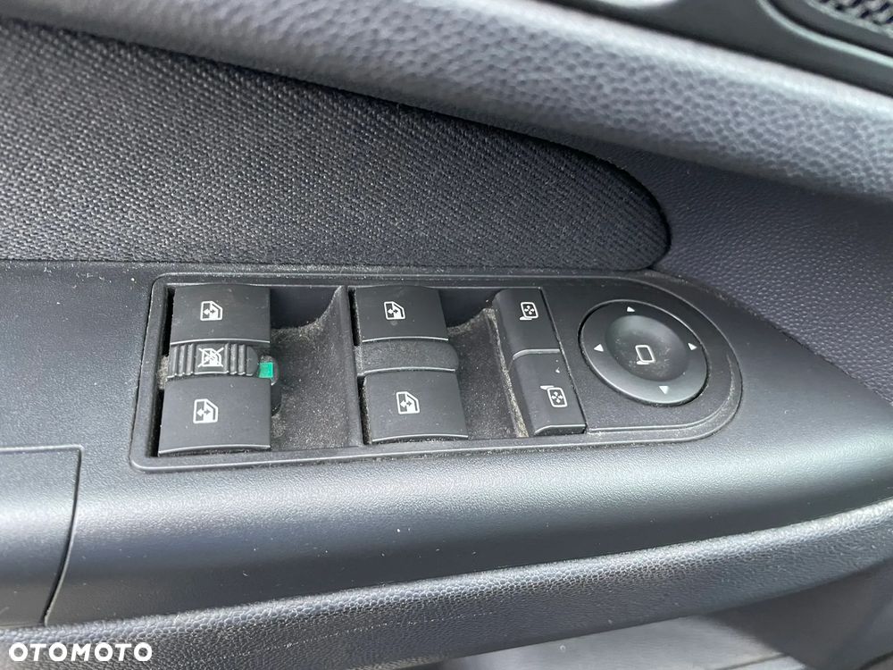 Opel Zafira 1.9 CDTI Navi - 26