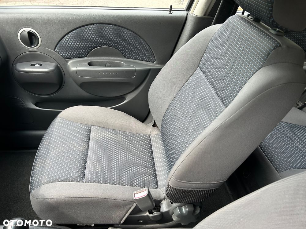 Chevrolet Kalos - 20