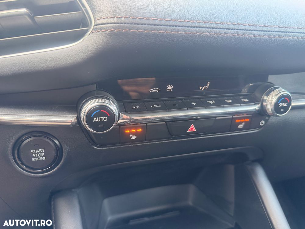 Mazda 3 e-Skyactiv G150 AT MHEV Exclusive-Line - 27