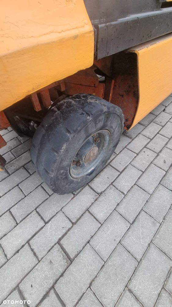 Nissan - 6