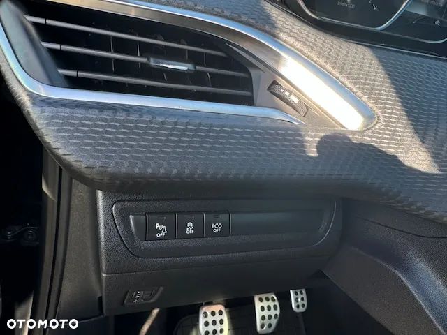 Peugeot 208 - 27