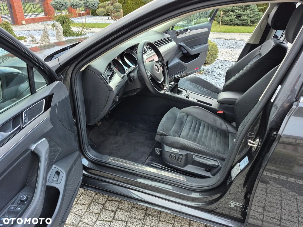 Volkswagen Passat 2.0 TDI (BlueMotion Technology) Highline - 13
