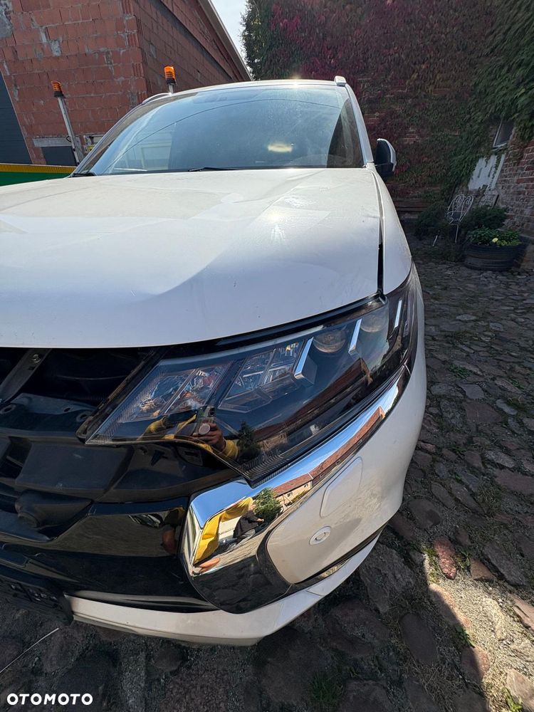 Mitsubishi Outlander 2.4 4WD Plus - 9